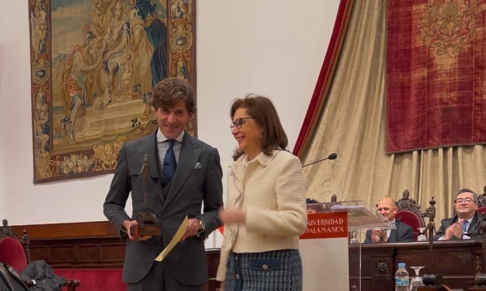 El Colegio de Registradores recibe el Premio Blog de oro en el Paraninfo de la Universidad de Salamanca